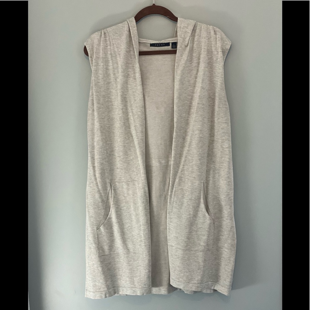 Cyrus gray sleeveless cardigan L